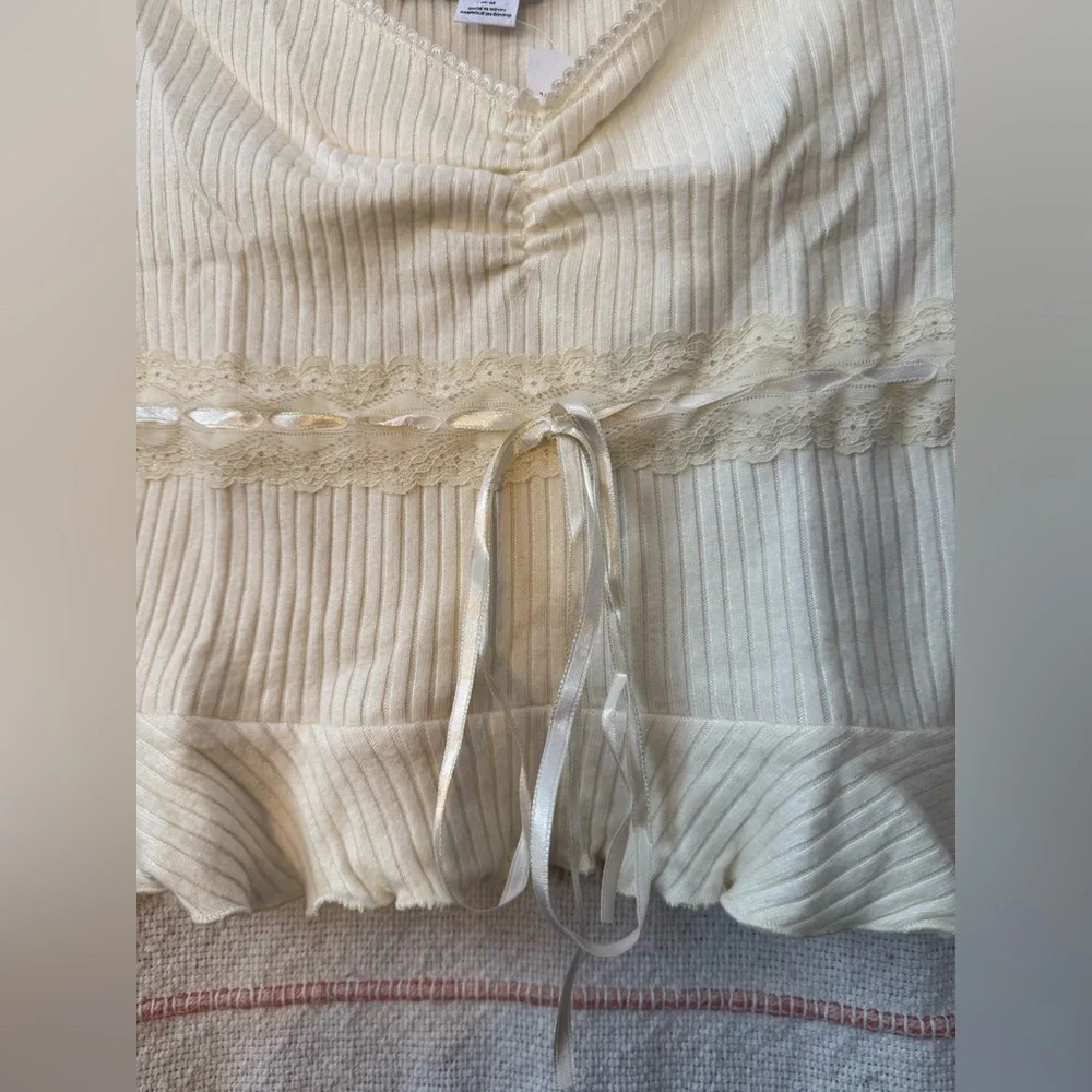 Urban Outfitters Kimchi Blue Cream Ribbed Cropped Long Sleeve Top - Size Medium